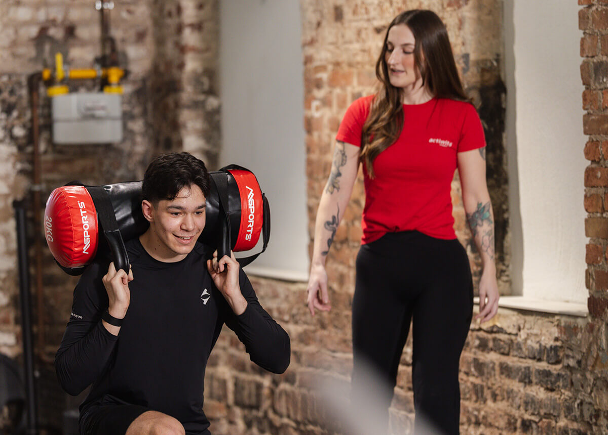 Mitglied und Trainerin beim Functional Training im actiwita Remagen